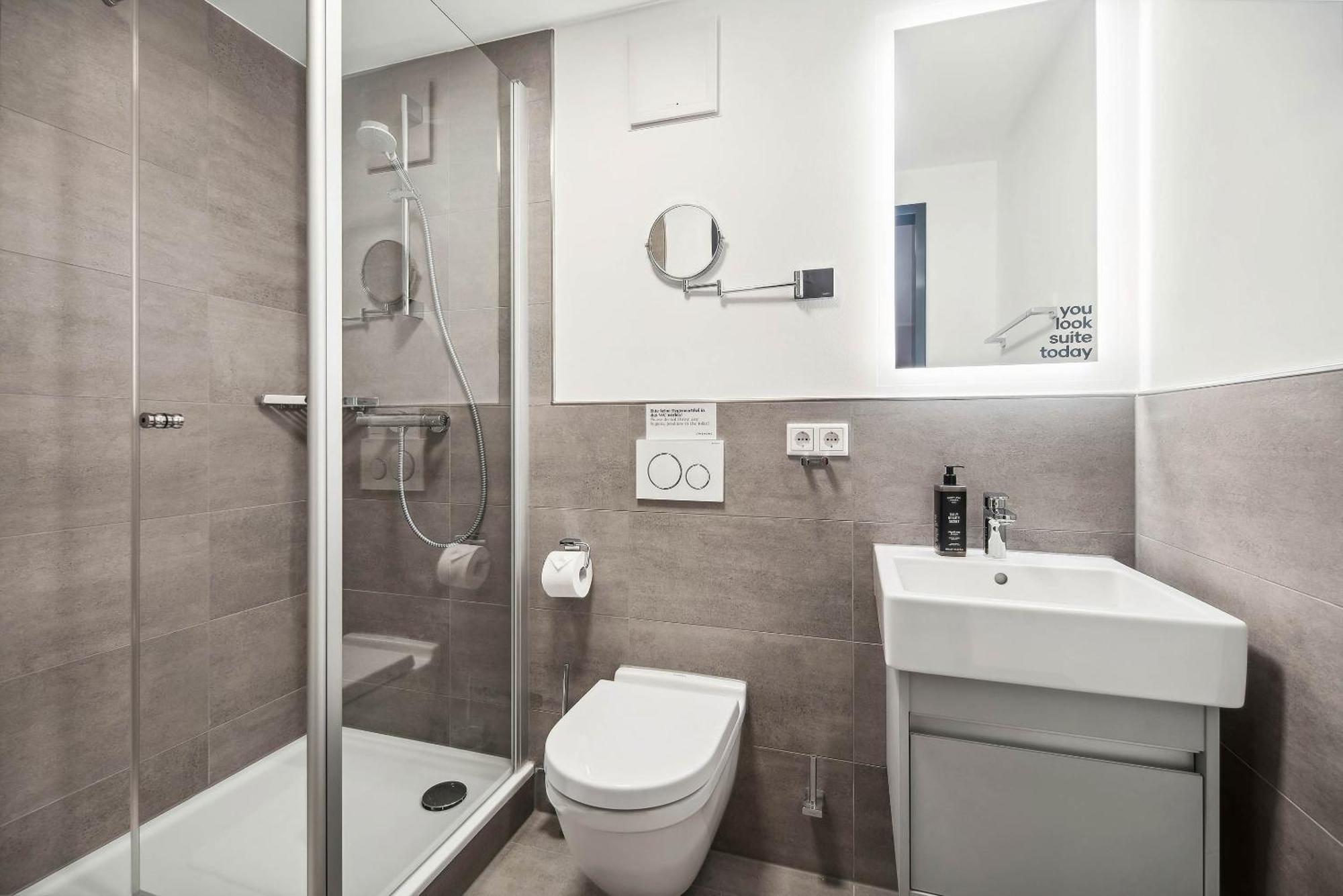 Limehome Kassel Wilhelmsstrasse Bagian luar foto